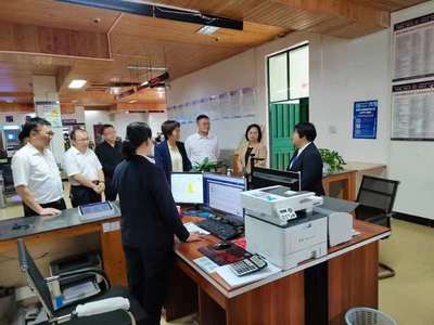 省人力資源社會保障廳謝丹青副廳長到黔東南州調研人社工作