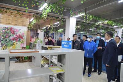 全國創業孵化示范基地河南省評審專家組到我校臥龍眾創空間實地考察