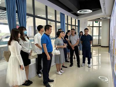 廣東茂名健康職業學院黨委副書記、院長梁德萍一行來校調研交流